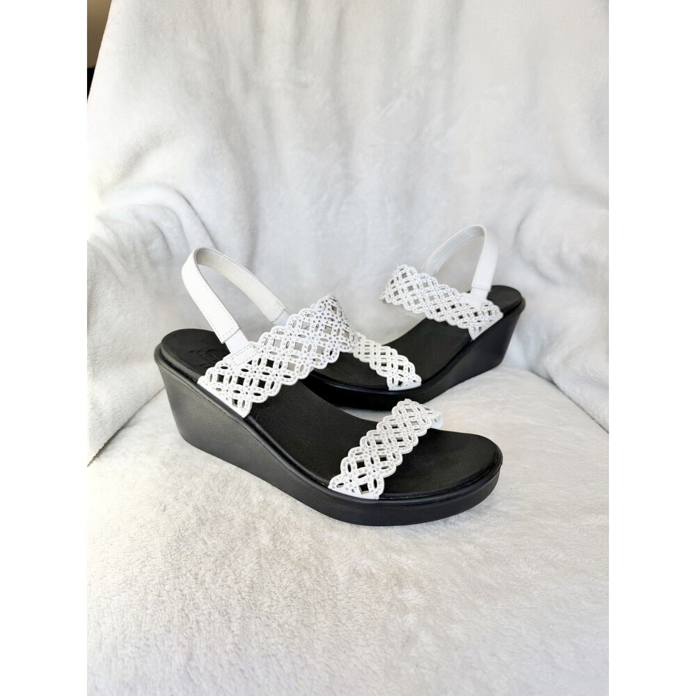 SKECHERS-WOMEN'S- RUMBLE-SAZY DAYS Size 8.5 -GREAT NEW LOOK!!!! GREAT BUY!!!!